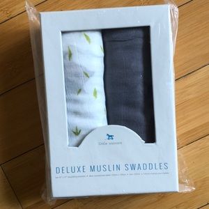 Deluxe muslin swaddle set